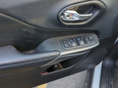 2019 Jeep Cherokee Sport