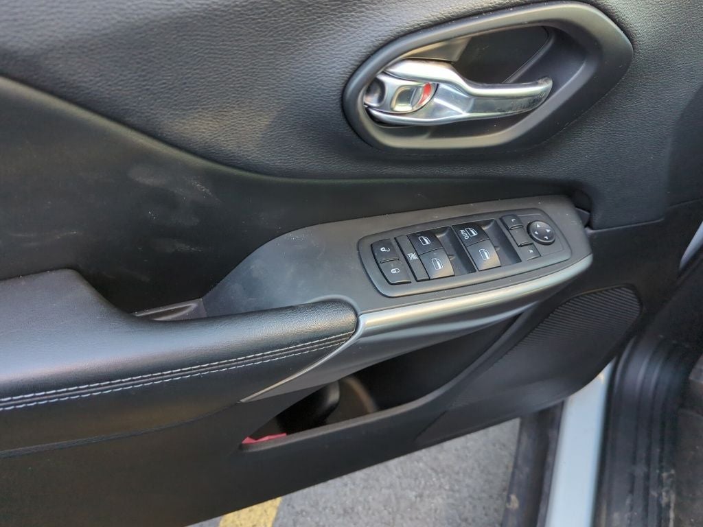 2019 Jeep Cherokee Sport