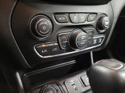 2019 Jeep Cherokee Overland