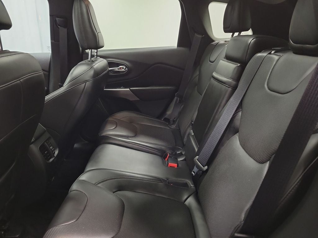 2019 Jeep Cherokee Overland