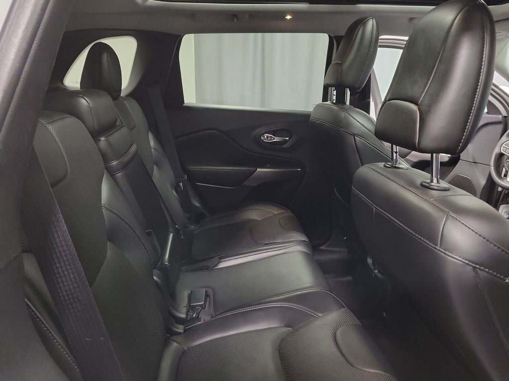 2019 Jeep Cherokee Overland