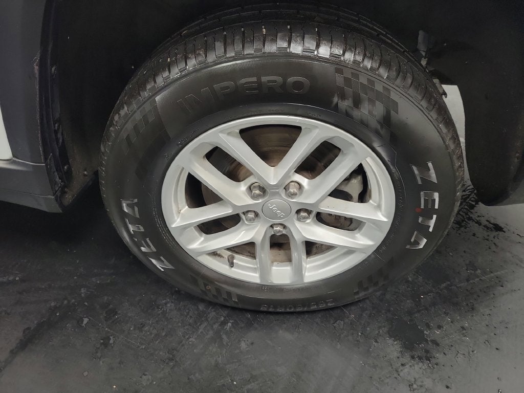 2023 Jeep Grand Cherokee L Laredo
