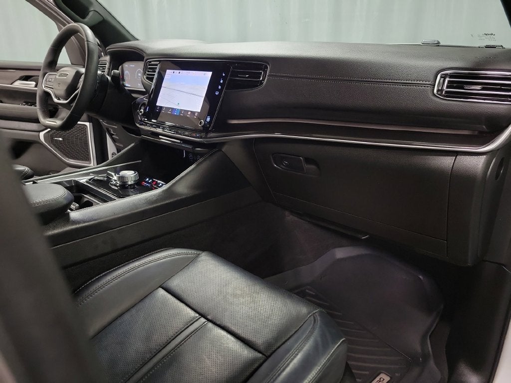 2023 Jeep Wagoneer L Base