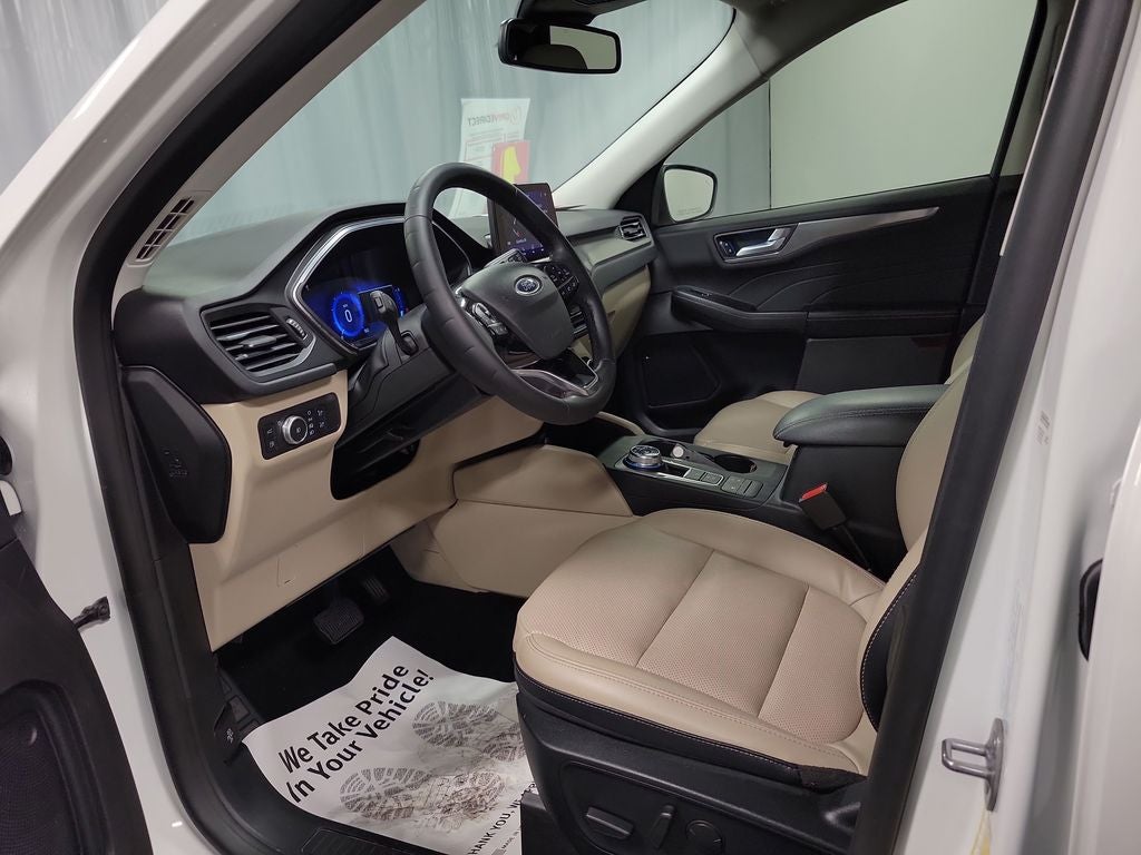 2022 Ford Escape Titanium Hybrid