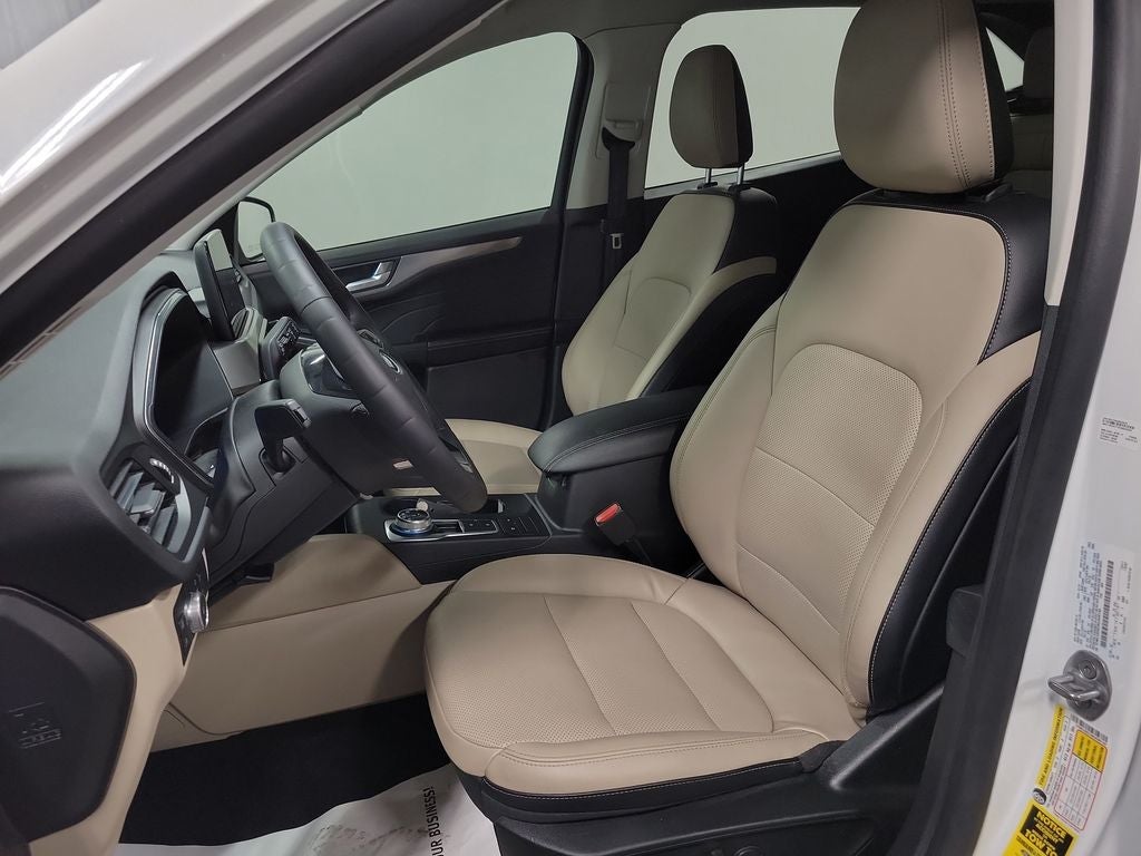 2022 Ford Escape Titanium Hybrid