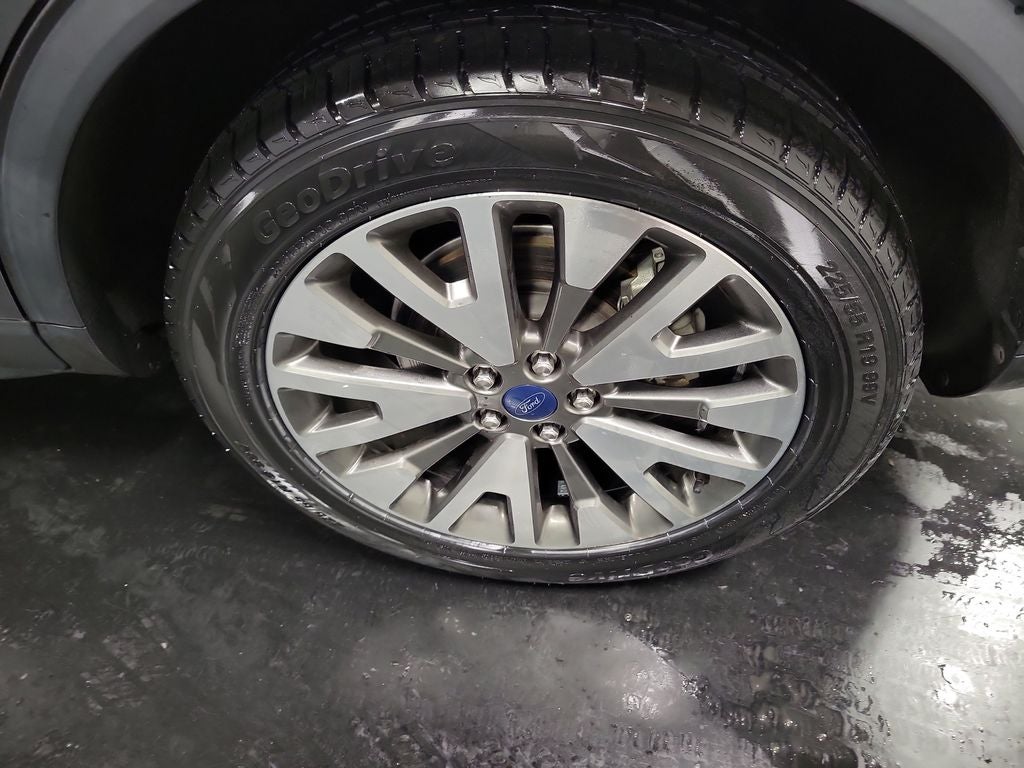 2022 Ford Escape Hybrid Titanium