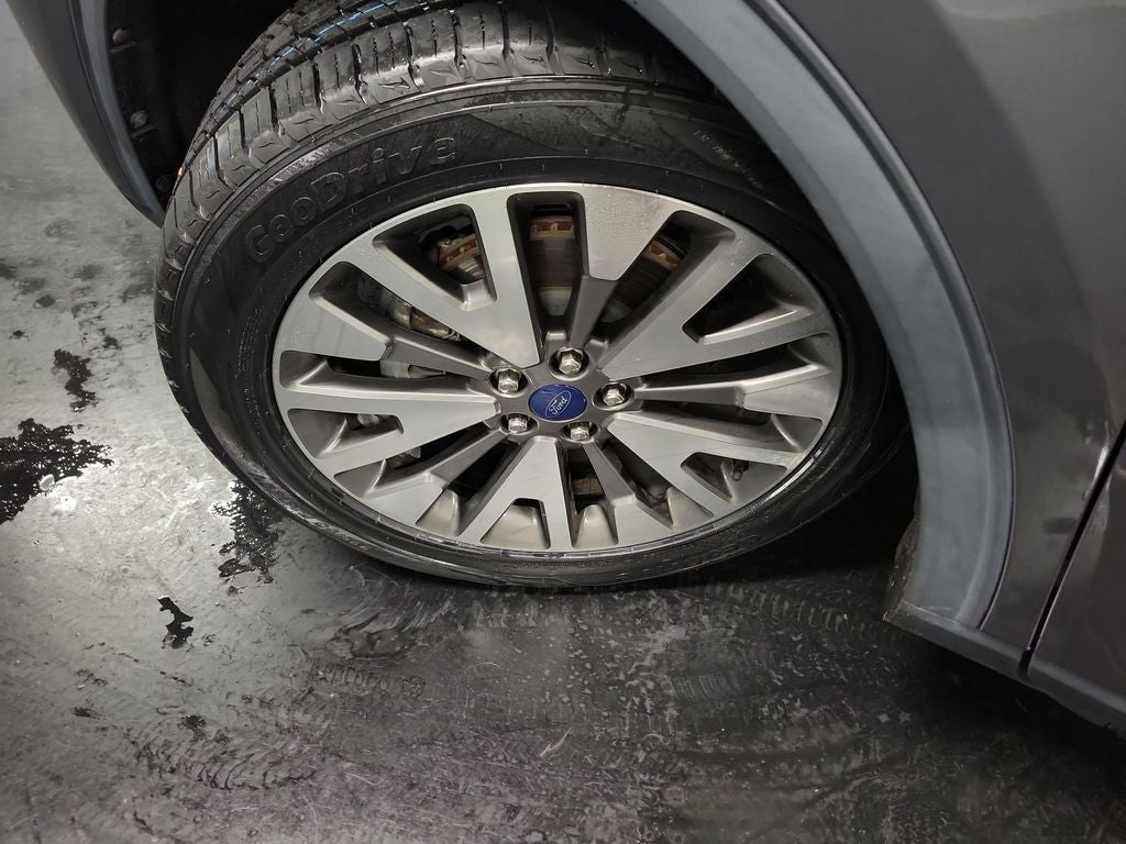 2022 Ford Escape Hybrid Titanium