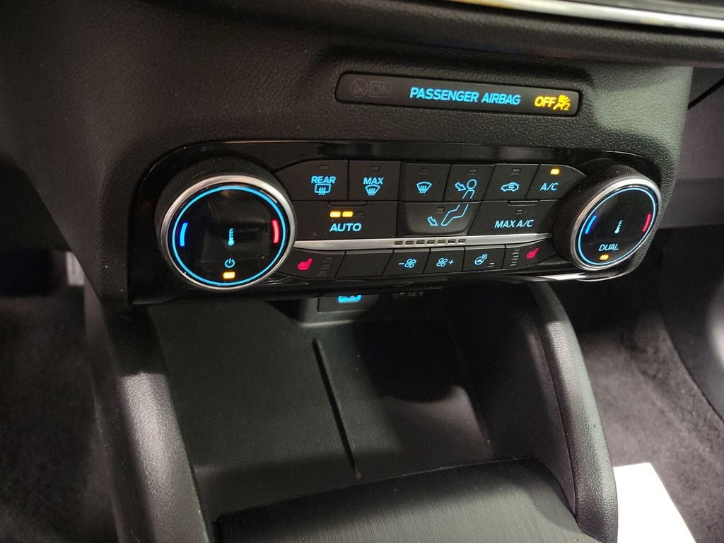 2022 Ford Escape Hybrid Titanium
