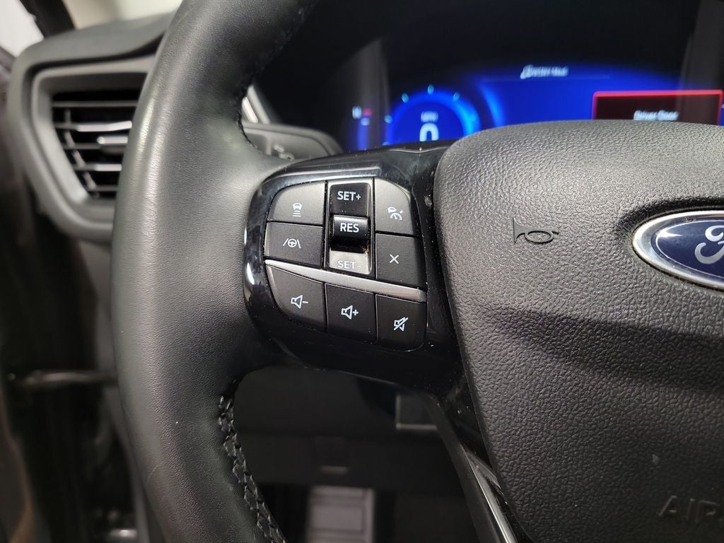 2022 Ford Escape Hybrid Titanium
