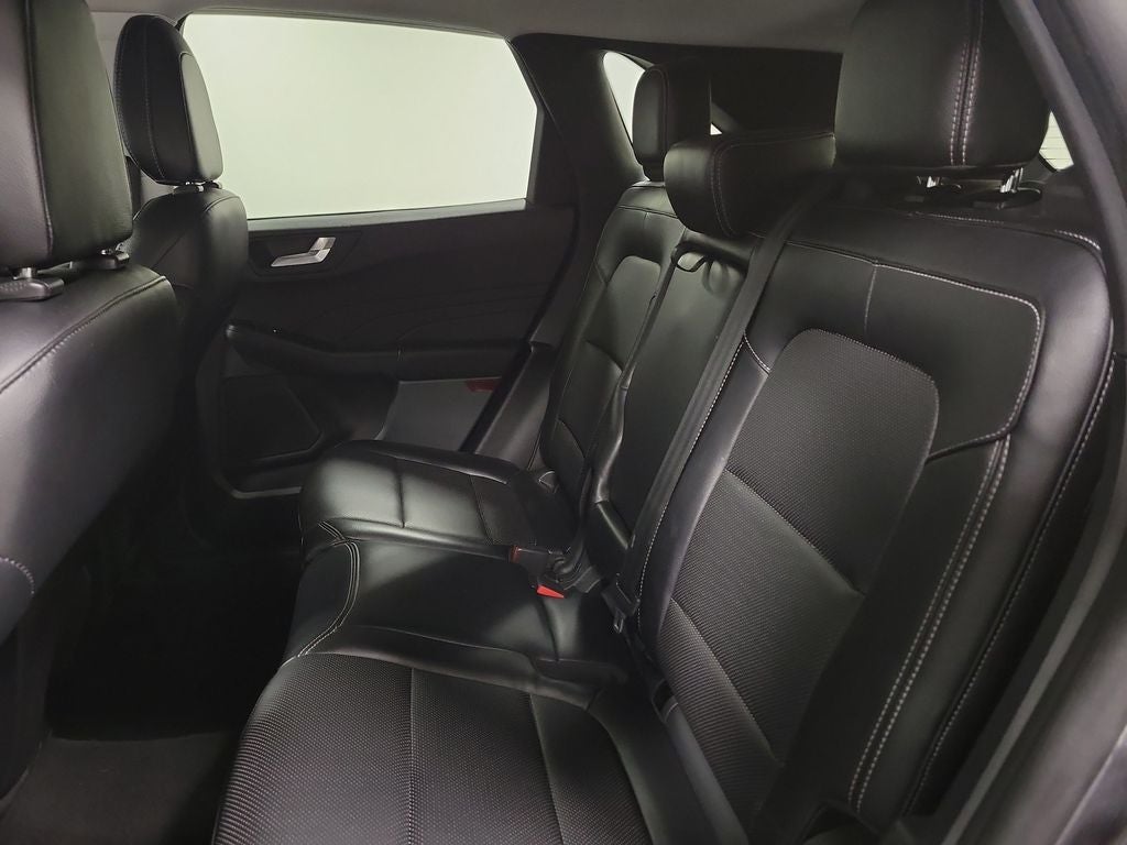 2022 Ford Escape Hybrid Titanium