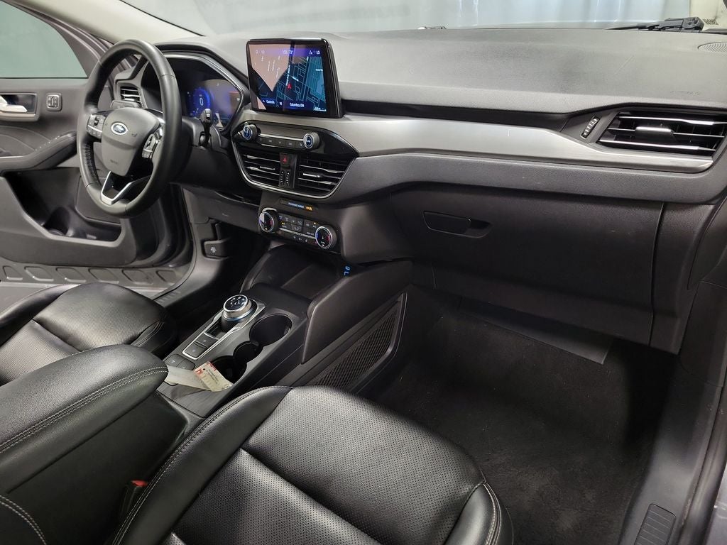 2022 Ford Escape Hybrid Titanium