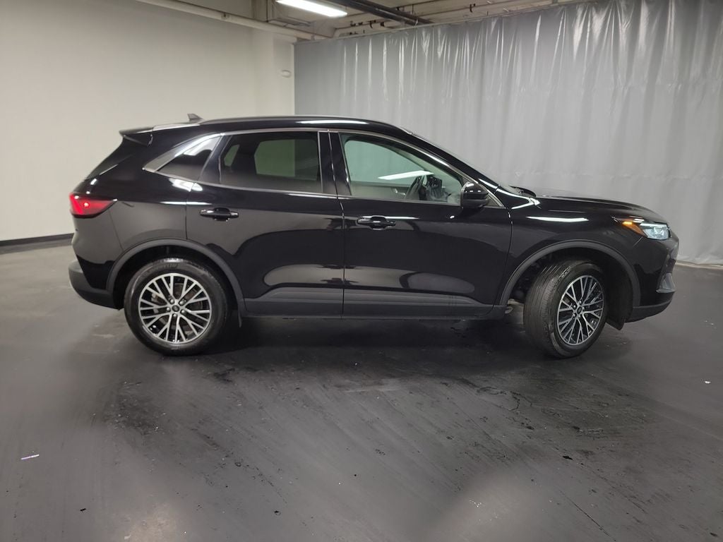 2024 Ford Escape Plug-In Hybrid Base