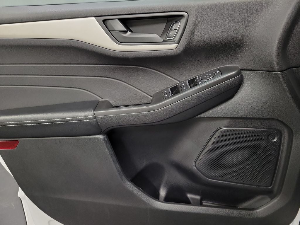 2022 Ford Escape Hybrid SE