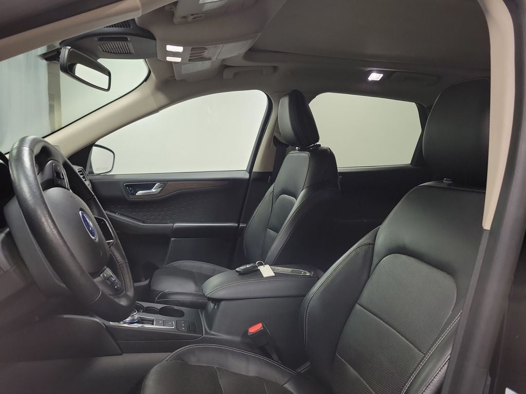 2020 Ford Escape Hybrid Titanium