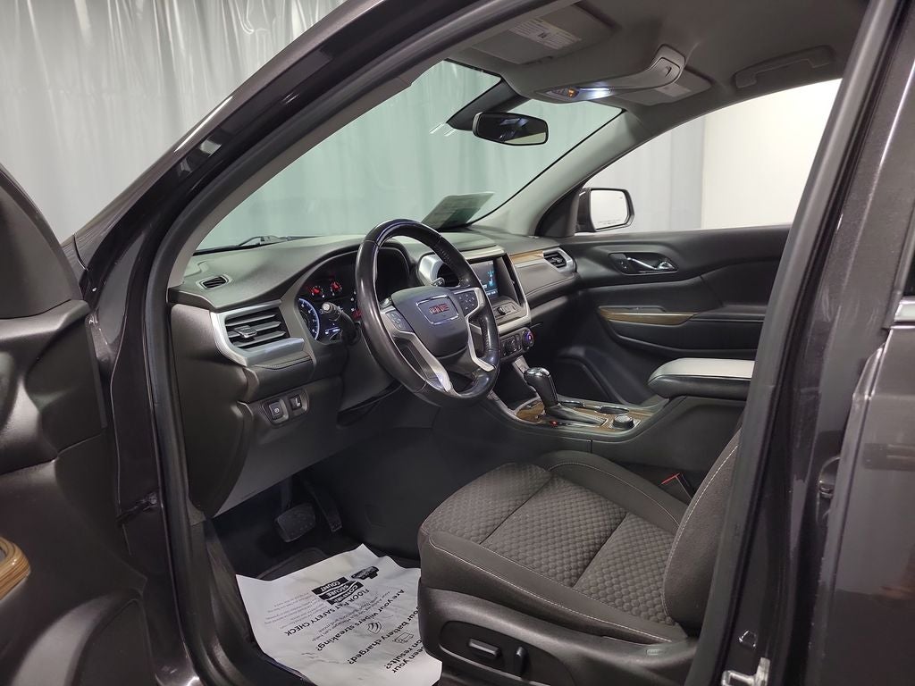 2018 GMC Acadia SLE-2