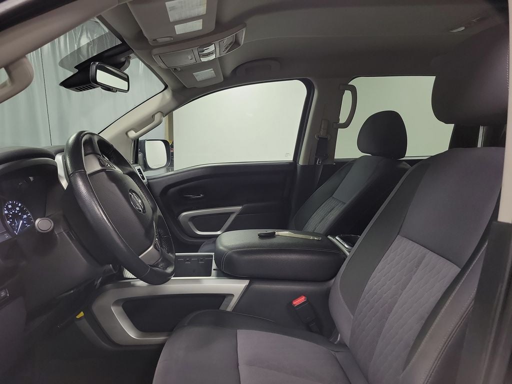 2021 Nissan Titan SV