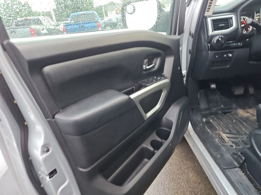 2017 Nissan Titan SV
