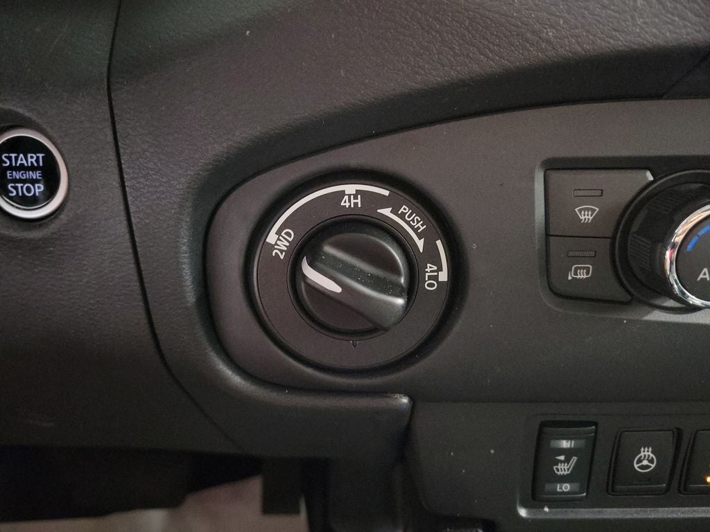 2023 Nissan Frontier SV