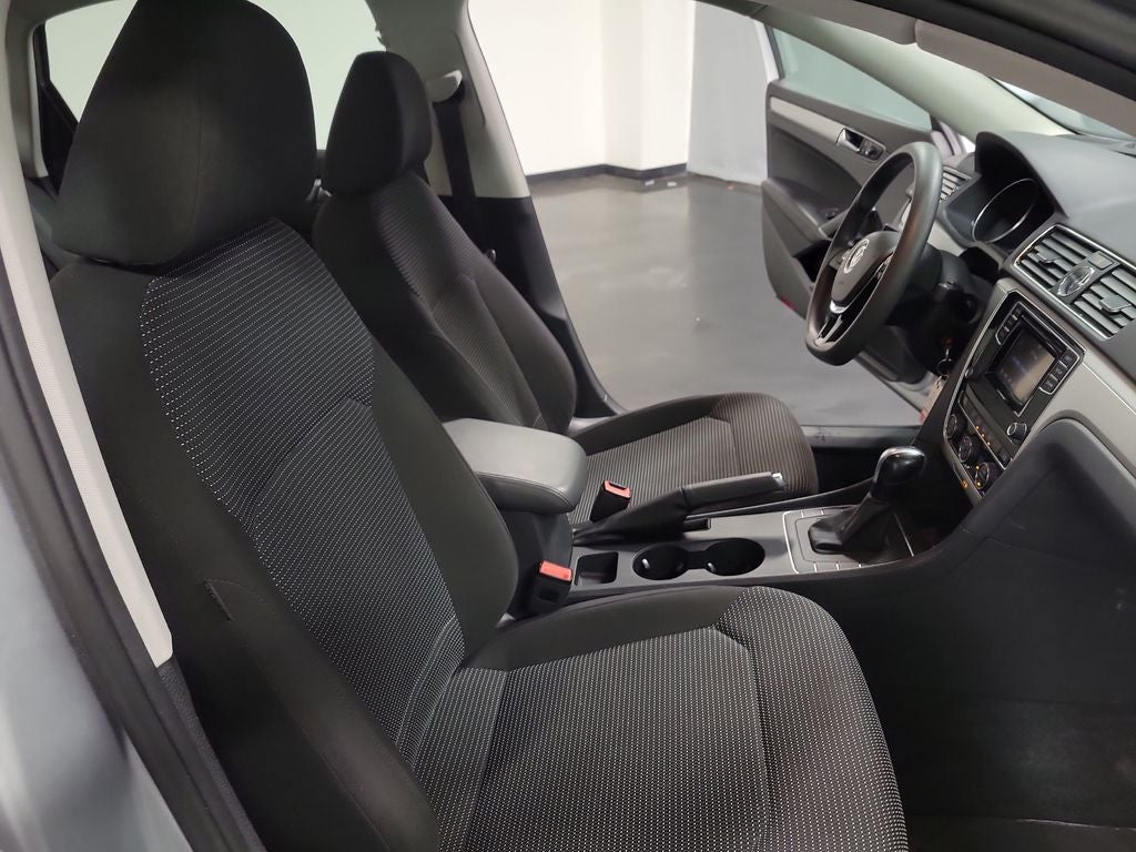 2016 Volkswagen Passat 1.8T S