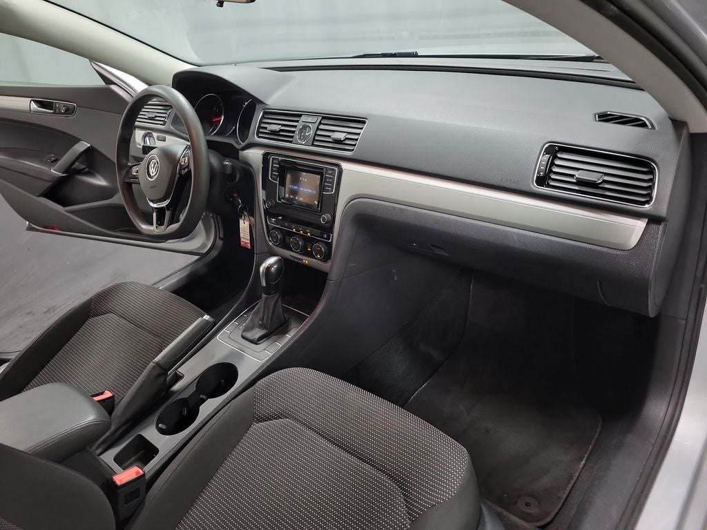 2016 Volkswagen Passat 1.8T S