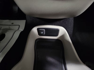 2020 Chrysler Voyager L