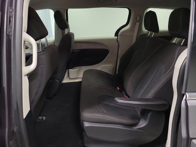 2020 Chrysler Voyager L
