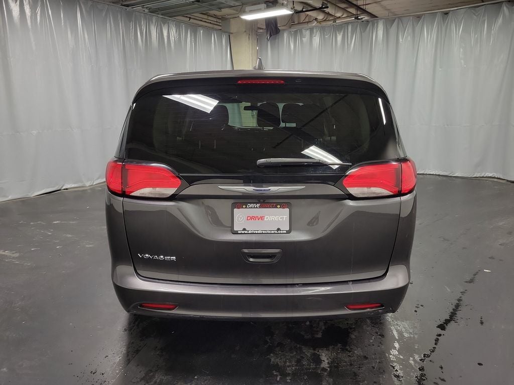 2020 Chrysler Voyager L