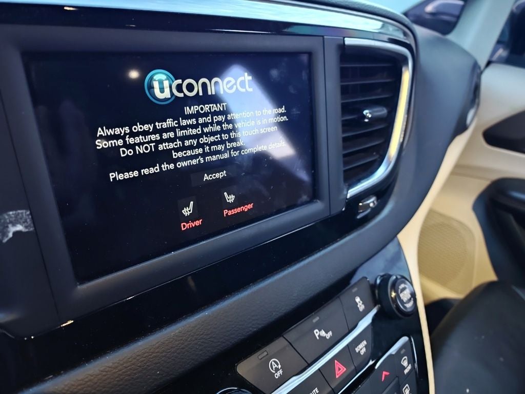 2018 Chrysler Pacifica Touring L