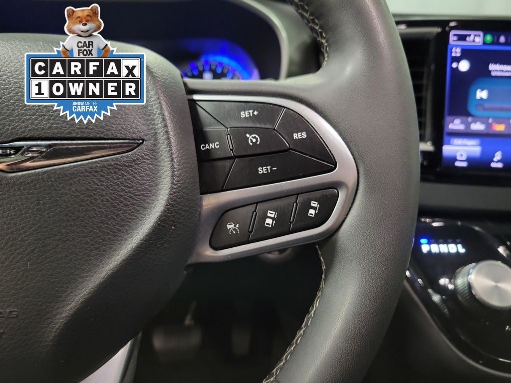 2025 Chrysler Pacifica Select