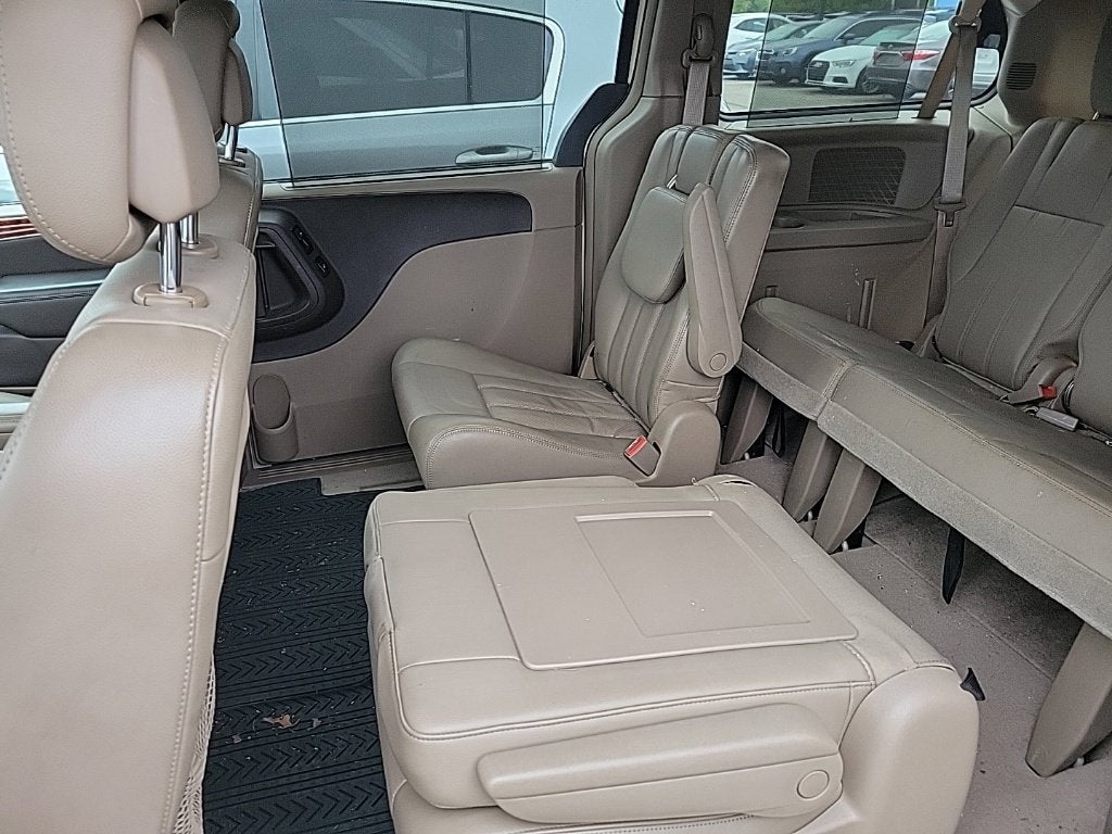 2012 Chrysler Town & Country Touring-L