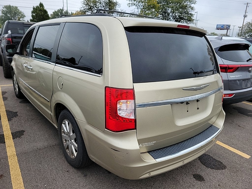 2012 Chrysler Town & Country Touring-L