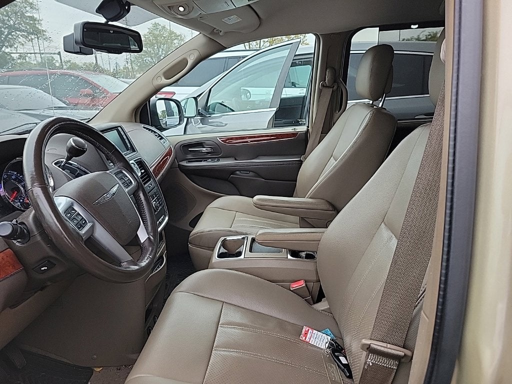 2012 Chrysler Town & Country Touring-L