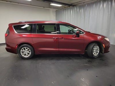 2020 Chrysler Voyager LX