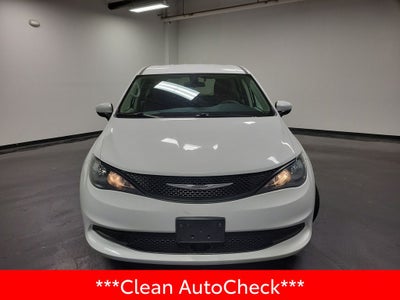 2022 Chrysler Voyager LX