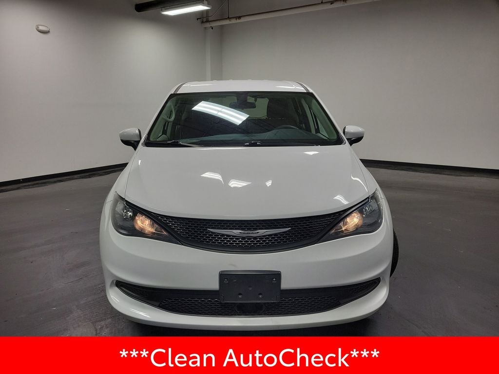 2022 Chrysler Voyager LX