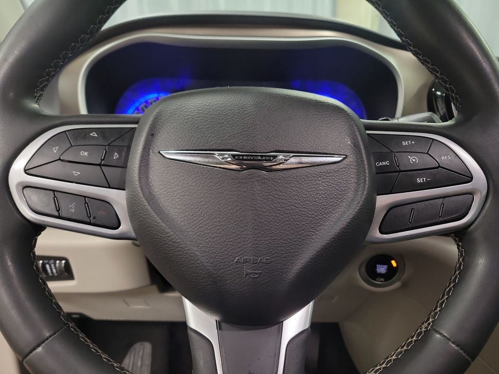 2023 Chrysler Voyager LX