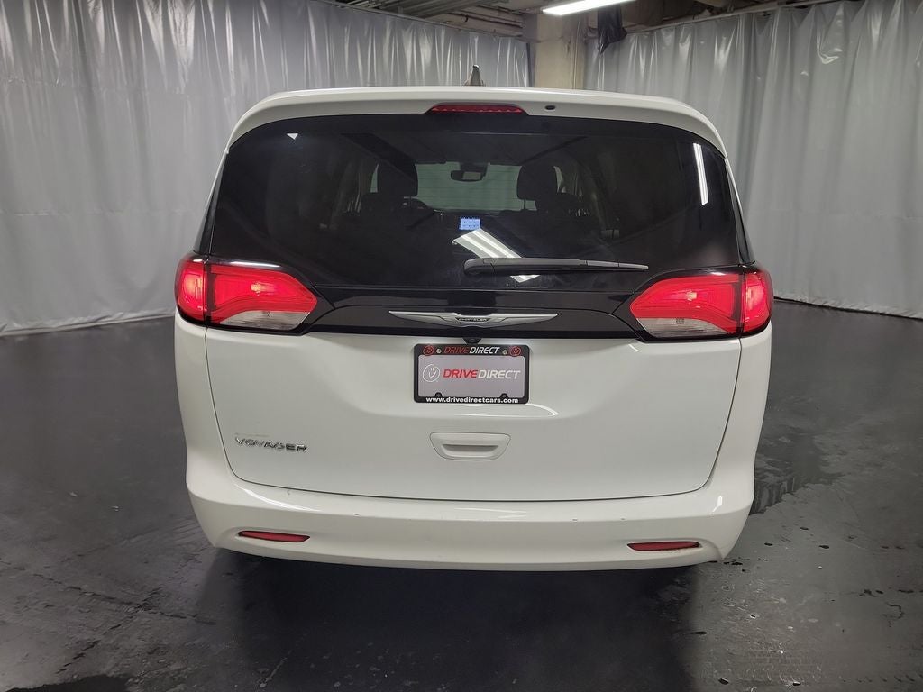 2023 Chrysler Voyager LX