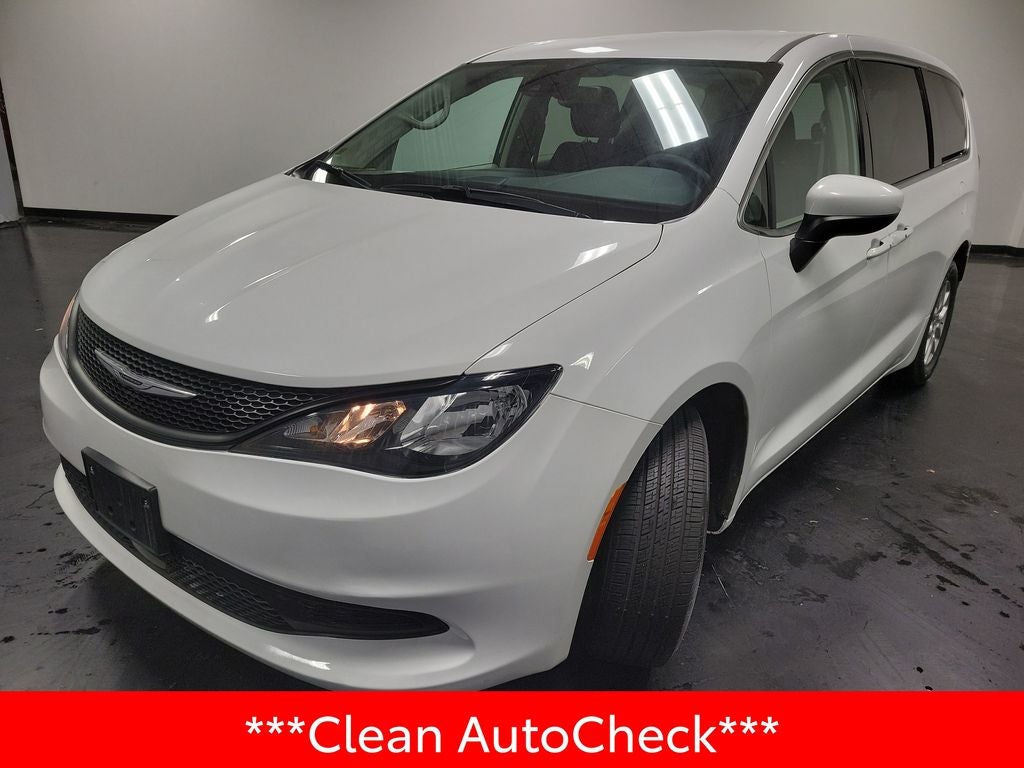 2023 Chrysler Voyager LX