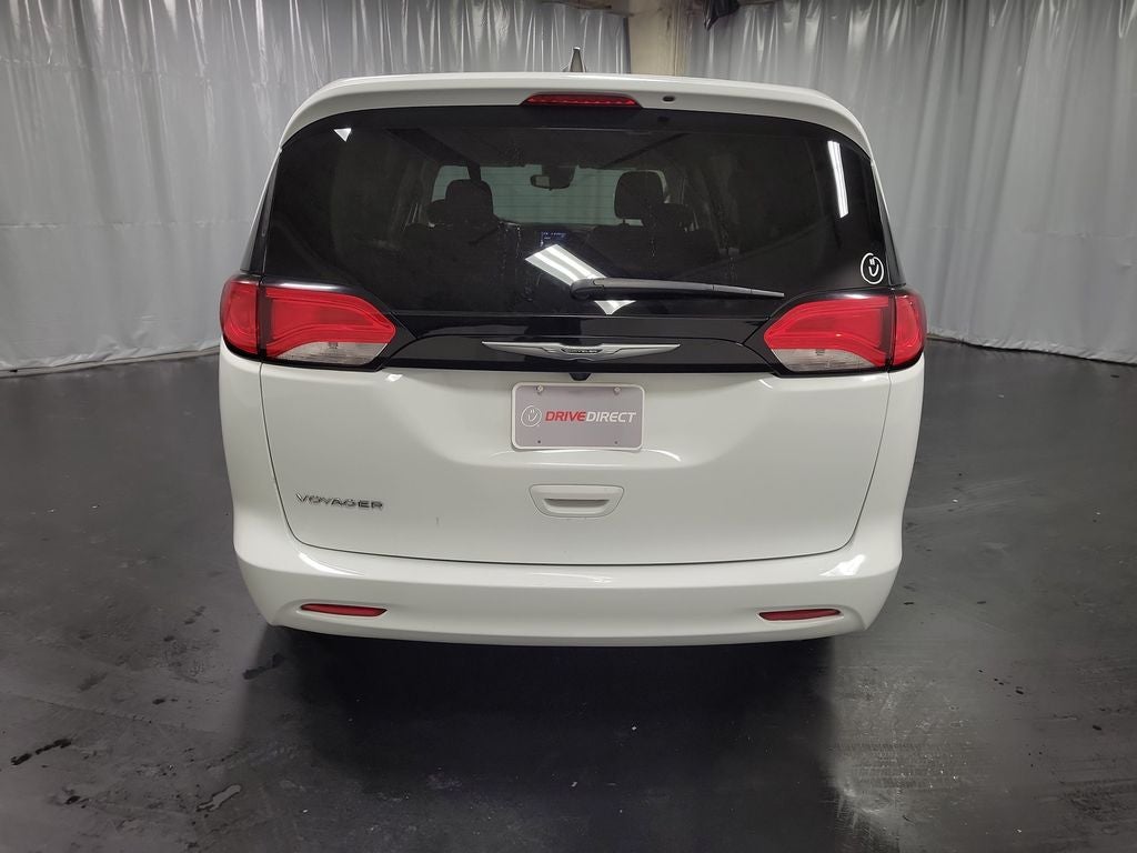 2023 Chrysler Voyager LX