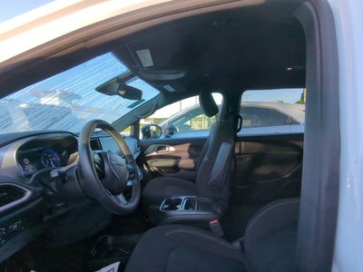 2024 Chrysler Pacifica Touring