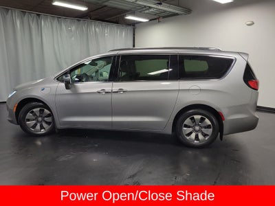 2017 Chrysler Pacifica Hybrid Platinum
