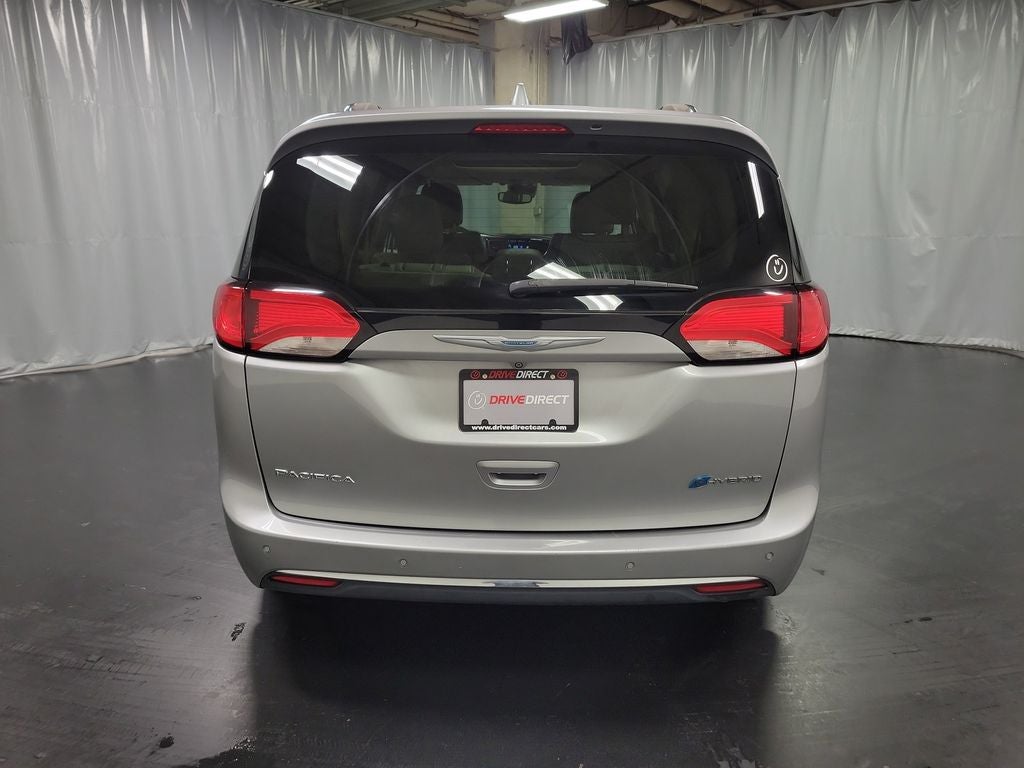 2017 Chrysler Pacifica Hybrid Platinum