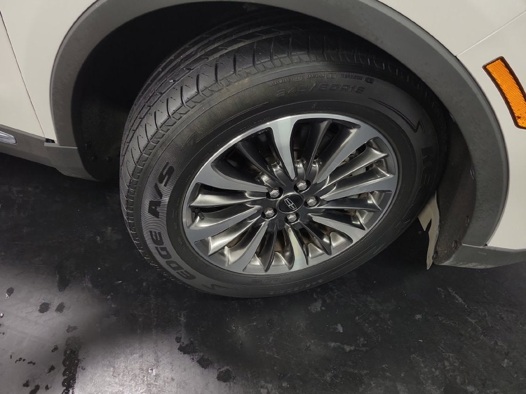 2019 Lincoln Nautilus Select