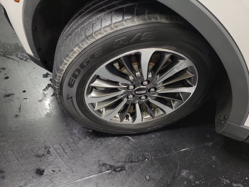 2019 Lincoln Nautilus Select