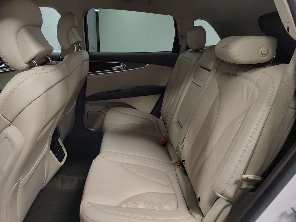 2019 Lincoln Nautilus Select