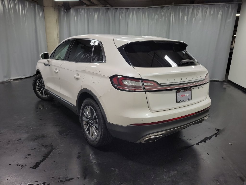 2019 Lincoln Nautilus Select