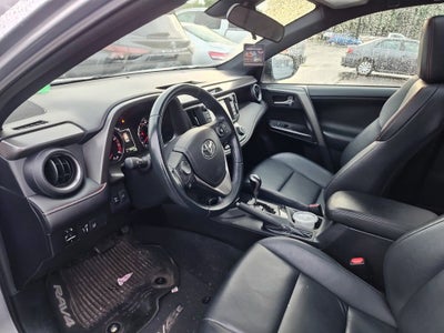 2017 Toyota RAV4 SE