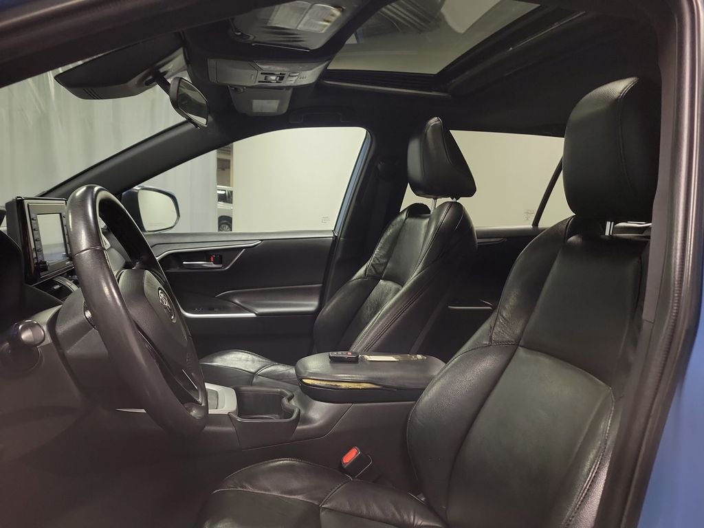 2022 Toyota RAV4 Hybrid SE