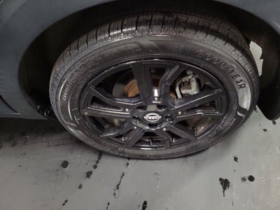 2022 Nissan Kicks SR