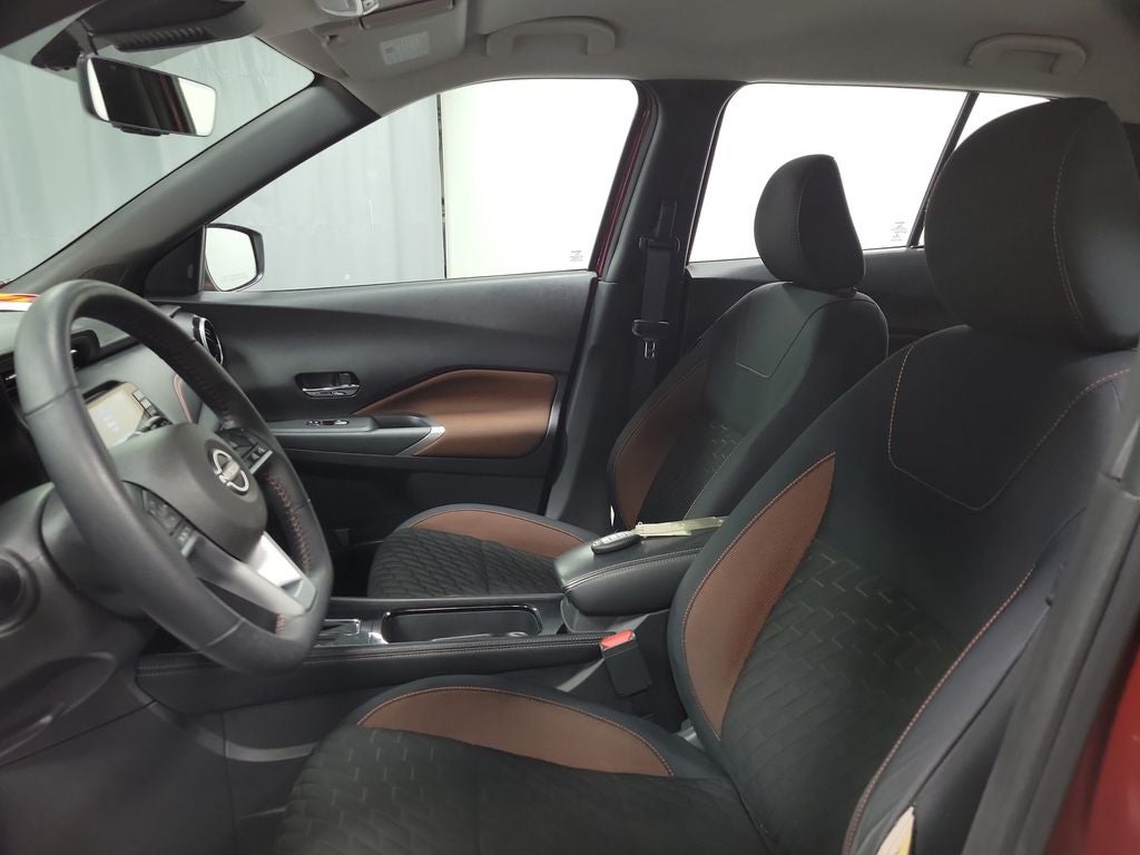 2022 Nissan Kicks SR